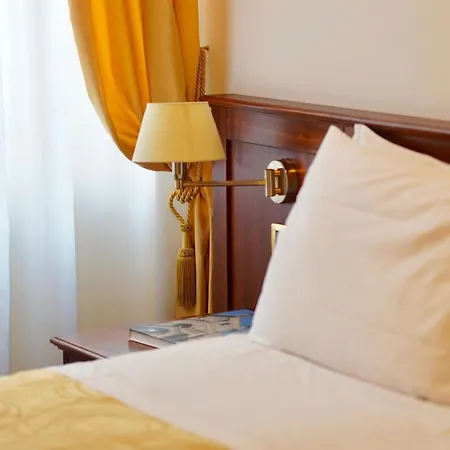 Hotell Aurora 3*