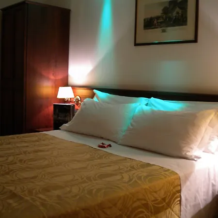 Aurora Hotel 3*